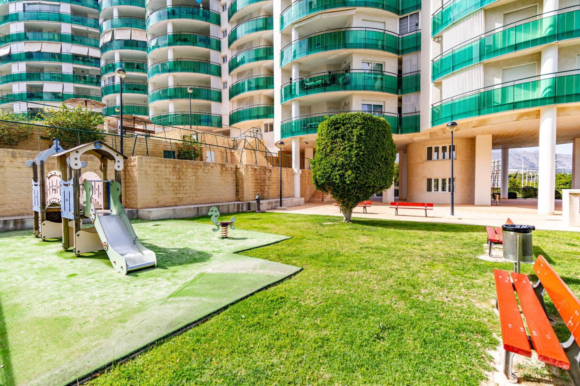 Apartment Vilapark With Pool, Free Parking, Terrace, Beach ベニドルム エクステリア 写真