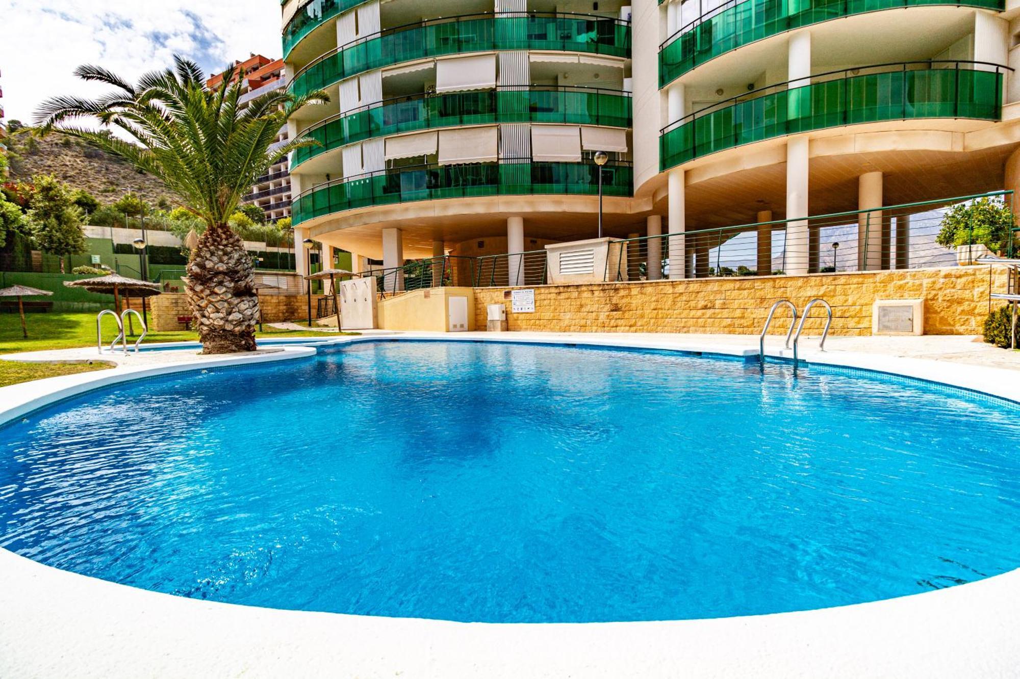 Apartment Vilapark With Pool, Free Parking, Terrace, Beach ベニドルム エクステリア 写真